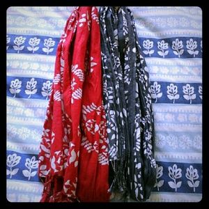 Old Navy leaf print lightweight scarves bundle